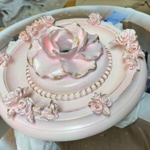 Ceiling medallion 10” with a 5” canopy w roses and finish